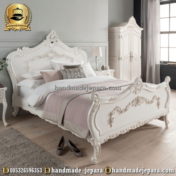 tempat-tidur-warna-putih-rococo